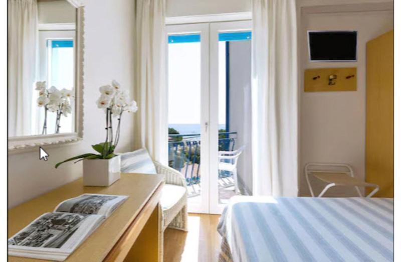 Plaza Esplanade Hotel 3*