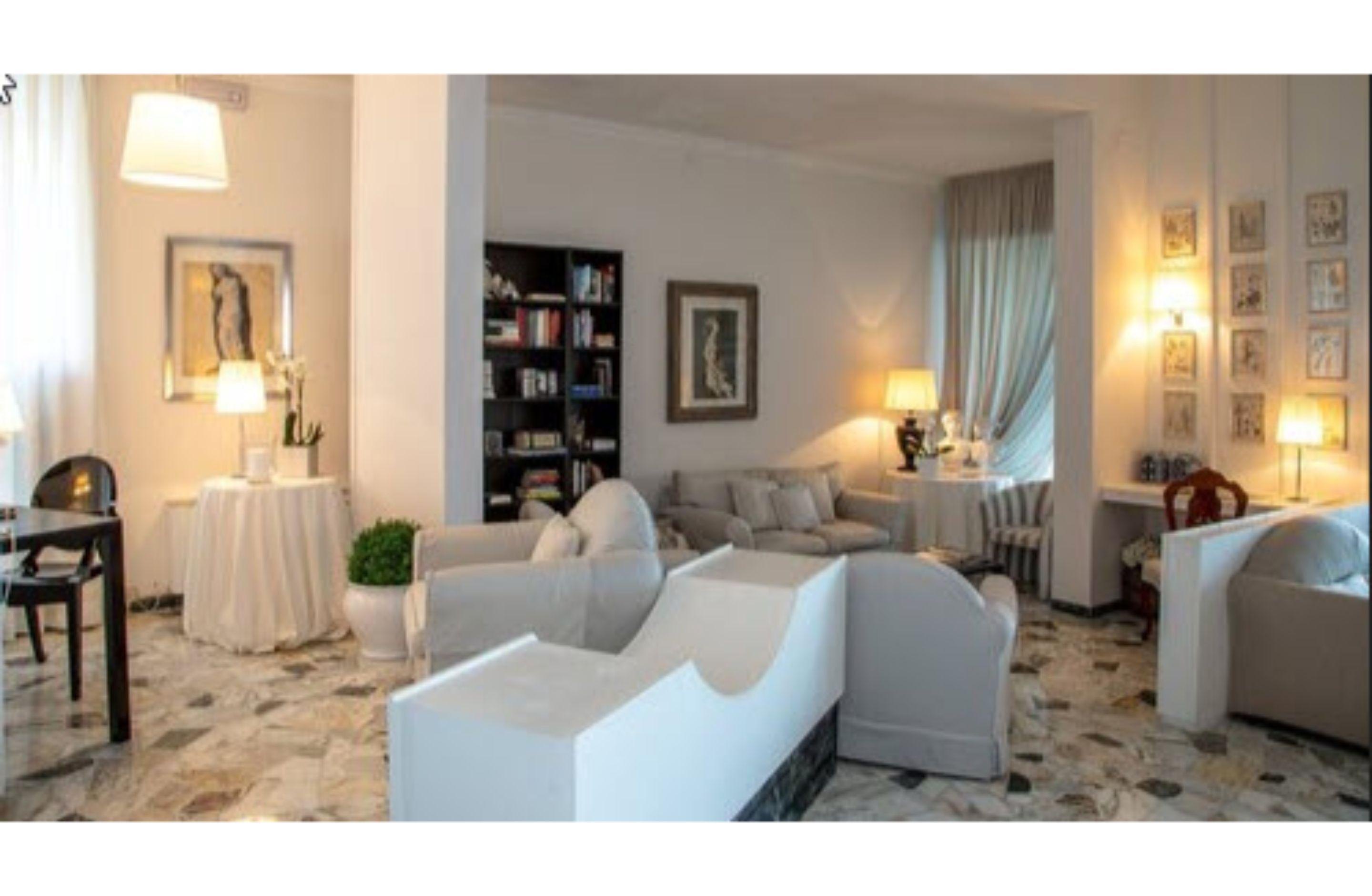 Hotel Plaza Esplanade 3*