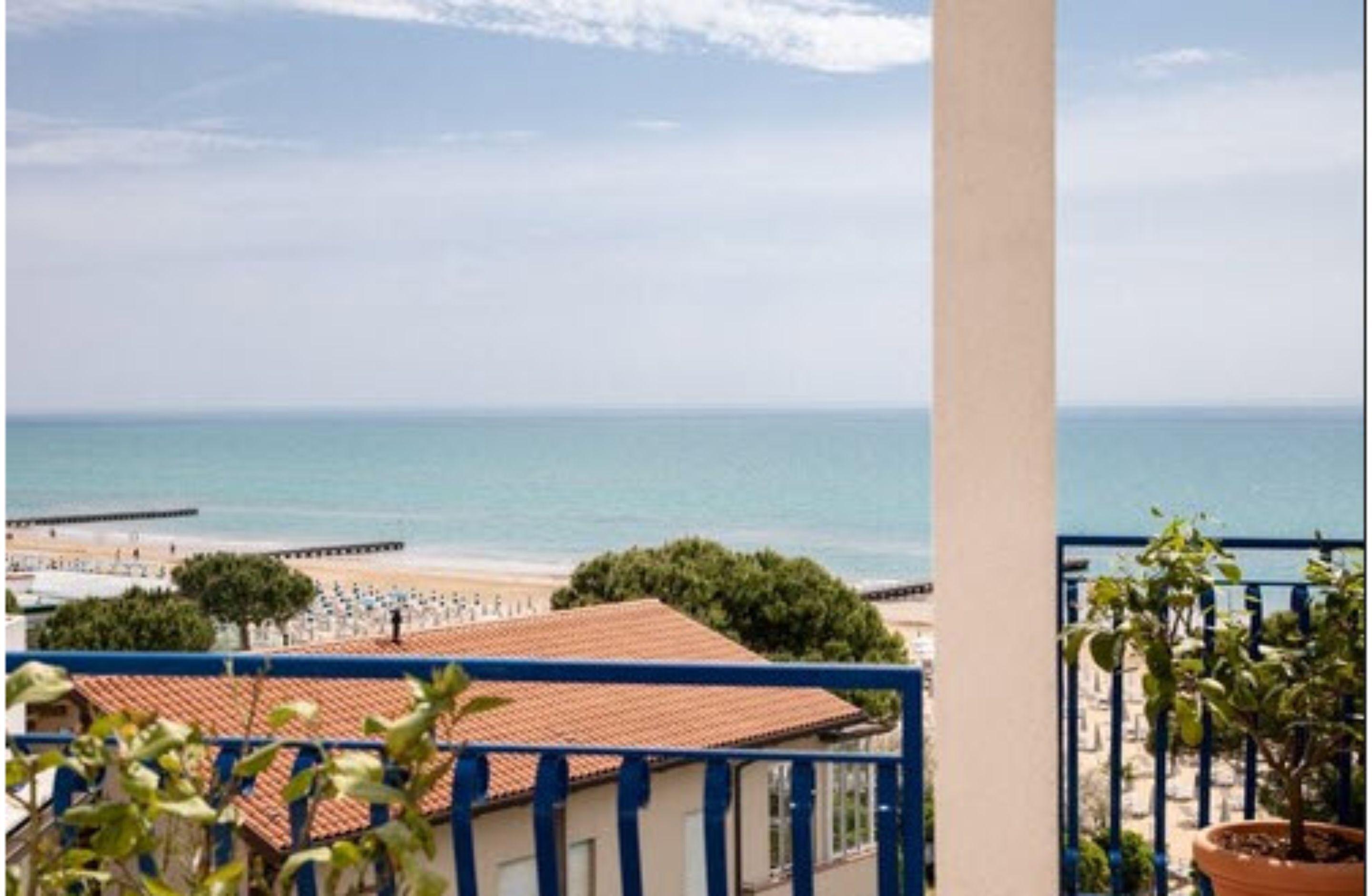 Plaza Esplanade Hotel 3*