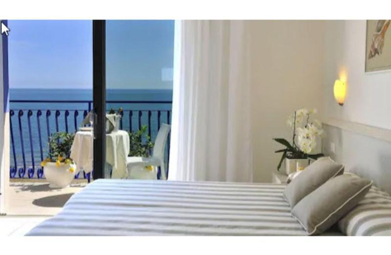Plaza Esplanade Hotel