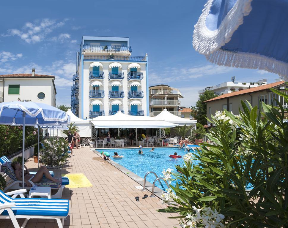 Plaza Esplanade Hotel 3*