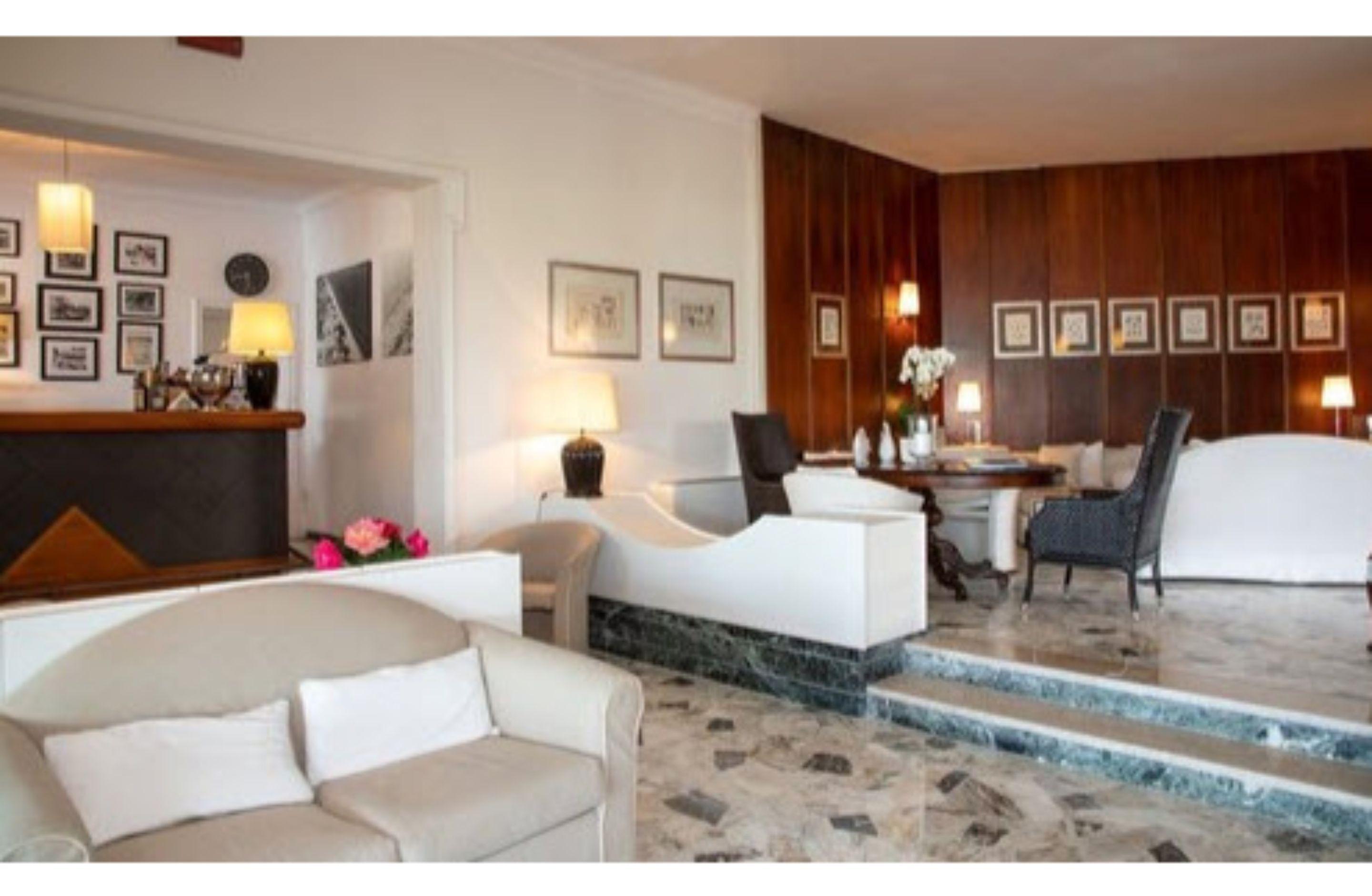 Plaza Esplanade Hotel 3*