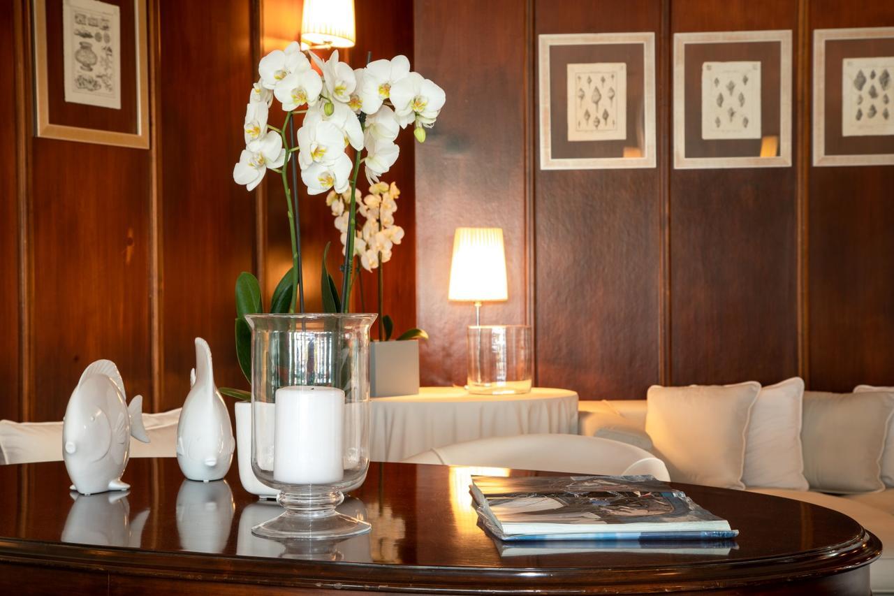 Hotel Plaza Esplanade 3*