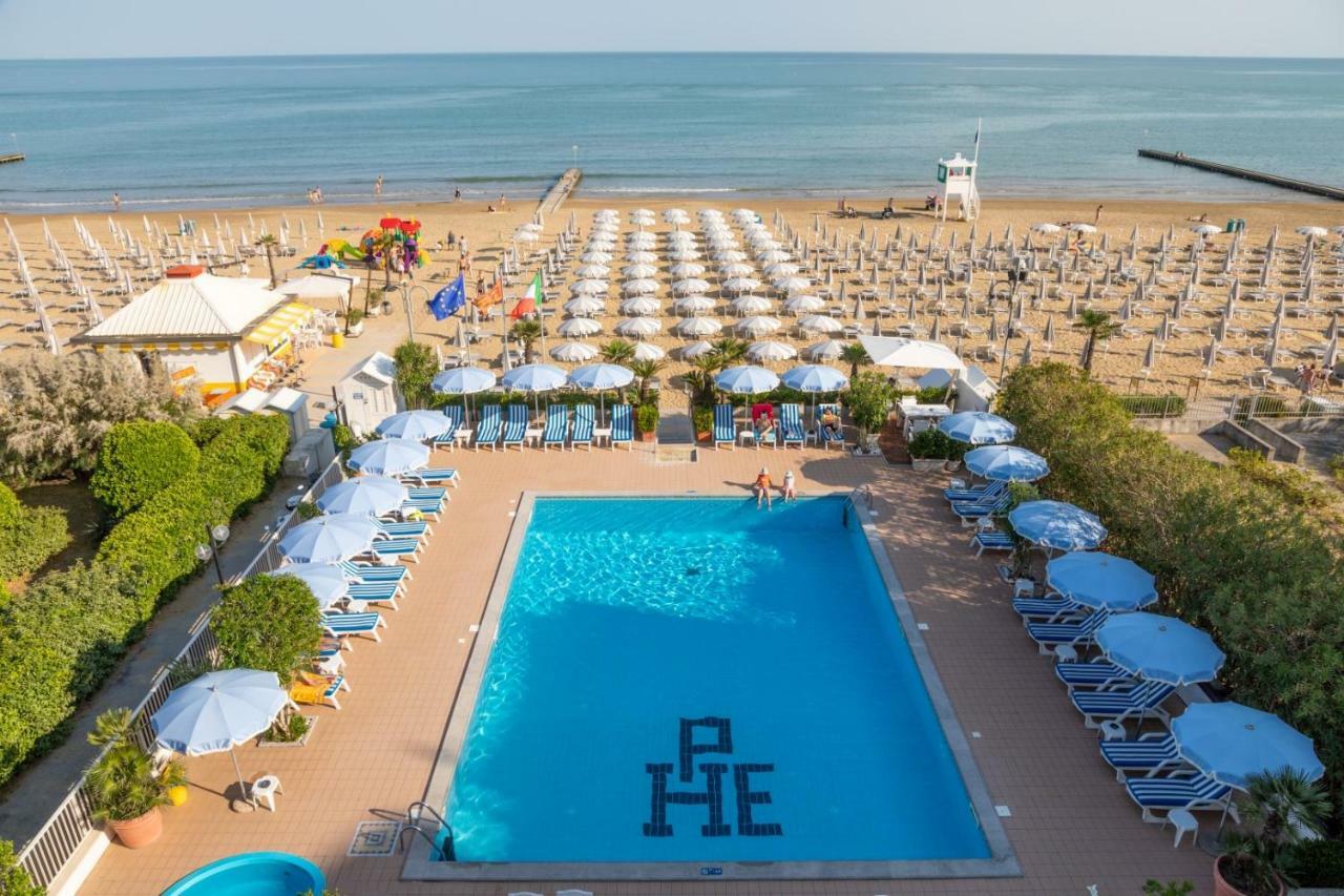 Plaza Esplanade Hotel 3*